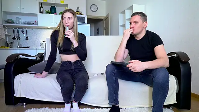 Snapshot of littlesweettifany chatting on 03.07.25 littlesweettifany online show from 03.07.25