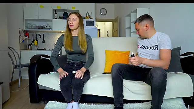 Snapshot of littlesweettifany chatting on 10.13.25 littlesweettifany online show from 10.13.25