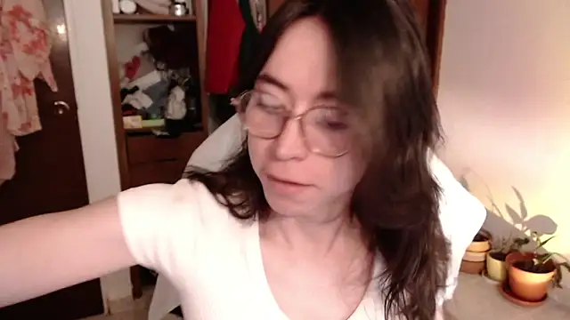 emily pearl  online show from 10.09.25