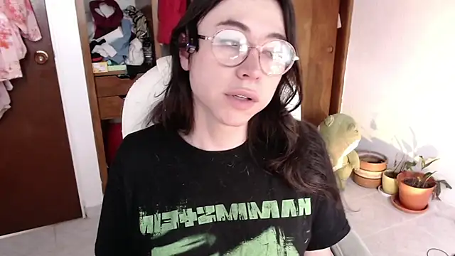 emily pearl  online show from 10.11.25