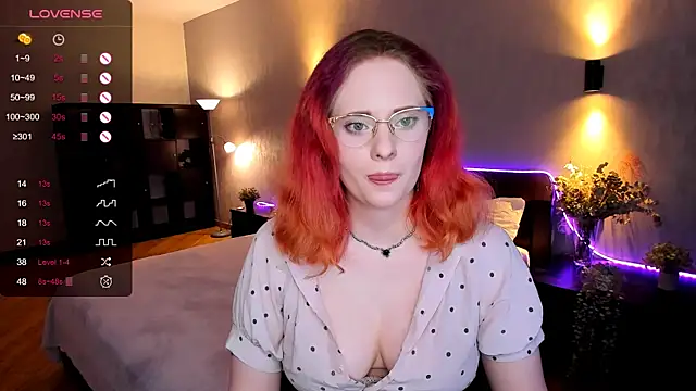 Snapshot of Aemilia_ chatting on 12.11.24 Aemilia online show from 12.11.24