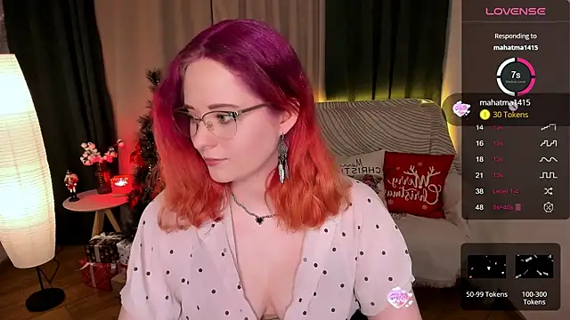 Snapshot of Aemilia_ chatting on 12.14.24 Aemilia online show from 12.14.24