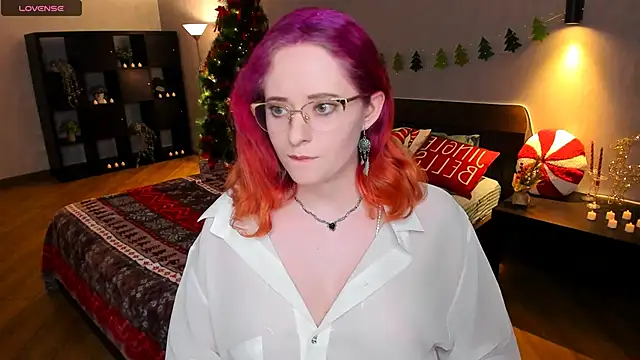 Snapshot of Aemilia_ chatting on 12.15.24 Aemilia online show from 12.15.24