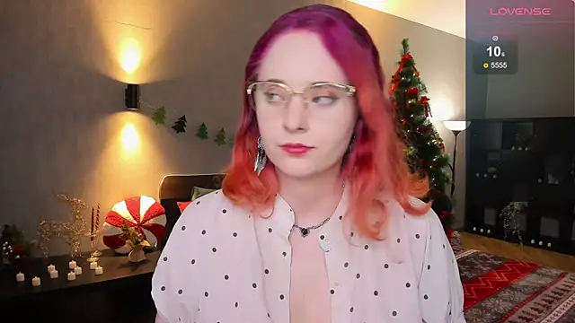 Snapshot of Aemilia_ chatting on 12.23.24 Aemilia online show from 12.23.24