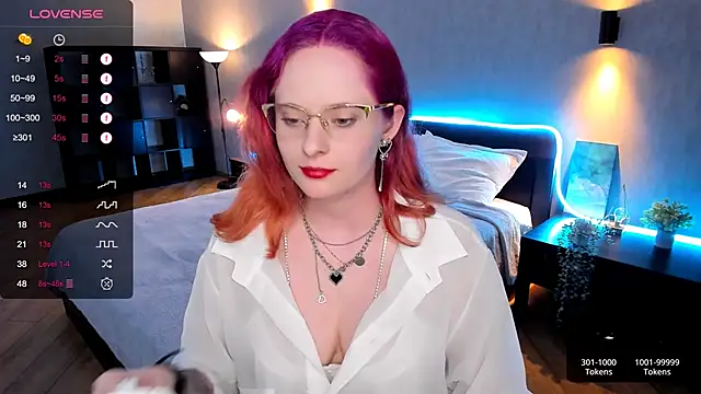Snapshot of Aemilia_ chatting on 01.14.25 Aemilia online show from 01.14.25