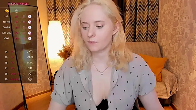 Snapshot of Aemilia_ chatting on 01.31.25 Aemilia online show from 01.31.25