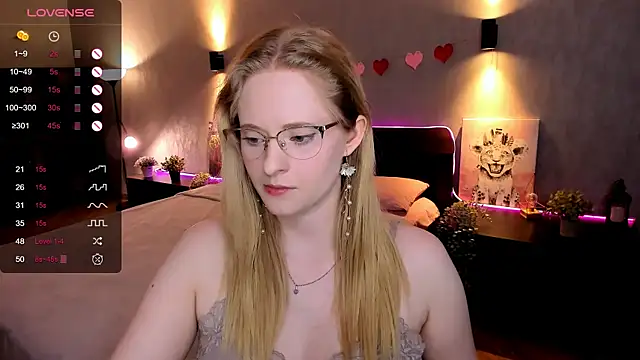Snapshot of Aemilia_ chatting on 09.18.25 Aemilia online show from 09.18.25