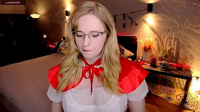 Aemilia  online show from 10.30.25