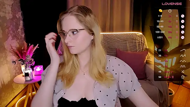 Aemilia  online show from 11.04.25