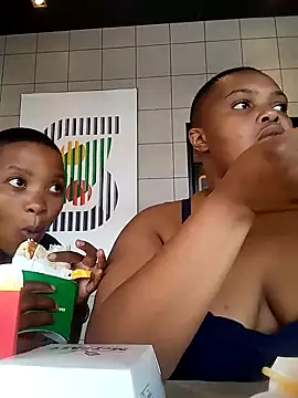 Snapshot of Xxxsluts chatting on 01.03.25 Xxxsluts online show from 01.03.25