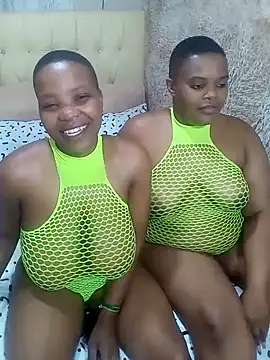 Snapshot of Xxxsluts chatting on 01.04.25 Xxxsluts online show from 01.04.25