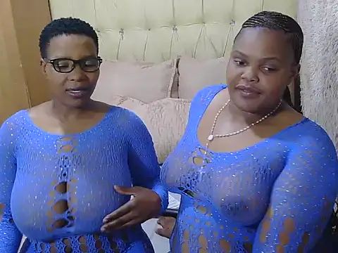 Snapshot of Xxxsluts chatting on 09.10.25 Xxxsluts online show from 09.10.25