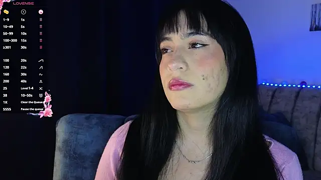 Snapshot of ZaraDames_ chatting on 09.18.25 ZaraDames online show from 09.18.25