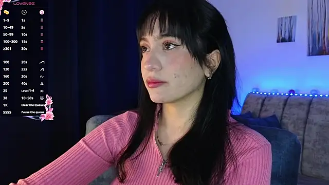 Snapshot of ZaraDames_ chatting on 09.23.25 ZaraDames online show from 09.23.25