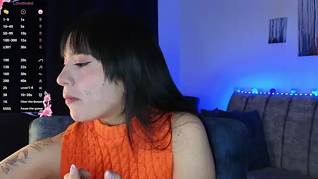 Snapshot of ZaraDames_ chatting on 09.27.25 ZaraDames online show from 09.27.25