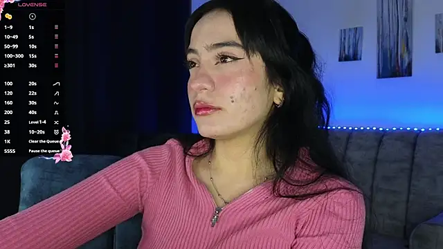 Snapshot of ZaraDames_ chatting on 10.19.25 ZaraDames online show from 10.19.25