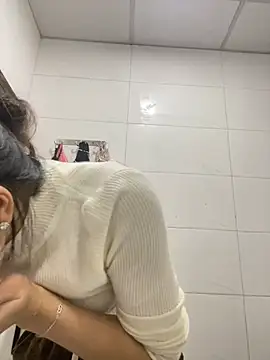 Snapshot of Be-MyMy chatting on 01.01.25 Be-MyMy online show from 01.01.25