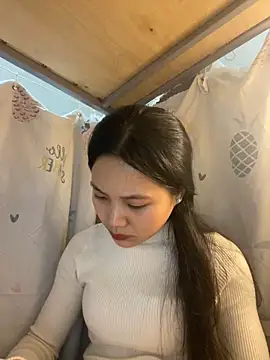 Snapshot of Be-MyMy chatting on 02.13.25 Be-MyMy online show from 02.13.25