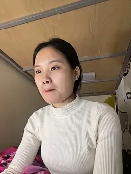 Snapshot of Be-MyMy chatting on 02.20.25 Be-MyMy online show from 02.20.25