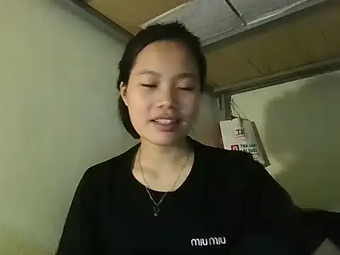 Snapshot of Be-MyMy chatting on 10.26.25 Be-MyMy online show from 10.26.25