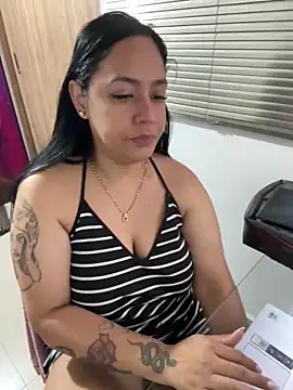 Snapshot of marta201_alfaro chatting on 02.01.25 marta201 alfaro online show from 02.01.25