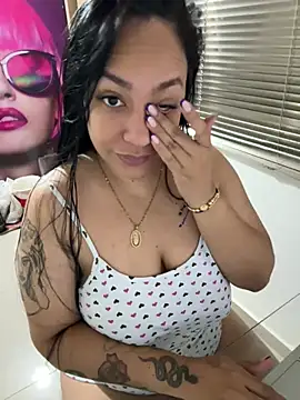 Snapshot of marta201_alfaro chatting on 02.13.25 marta201 alfaro online show from 02.13.25