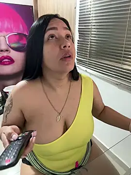 Snapshot of marta201_alfaro chatting on 03.01.25 marta201 alfaro online show from 03.01.25