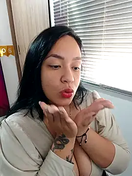 Snapshot of marta201_alfaro chatting on 10.19.25 marta201 alfaro online show from 10.19.25