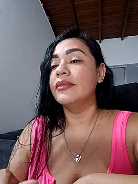 Snapshot of marta201_alfaro chatting on 10.30.25 marta201 alfaro online show from 10.30.25