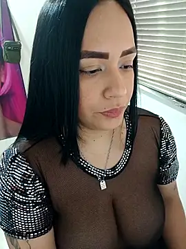 Snapshot of marta201_alfaro chatting on 10.31.25 marta201 alfaro online show from 10.31.25