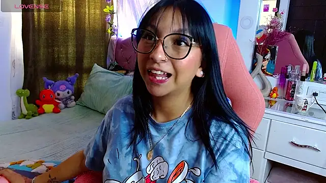 Snapshot of Littlerouse_ chatting on 02.28.25 Littlerouse online show from 02.28.25