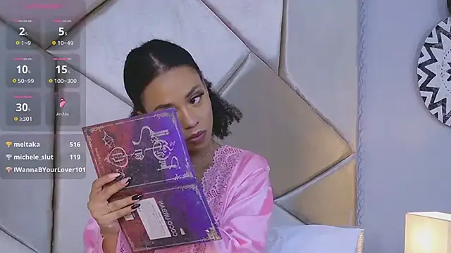 Snapshot of Nahomi_King chatting on 01.11.25 Nahomi King online show from 01.11.25