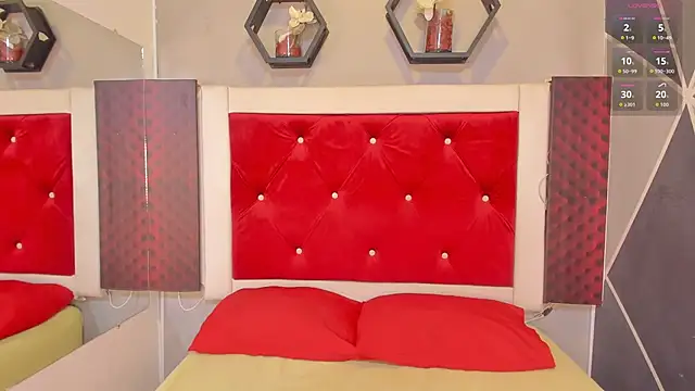 Karoll014 online show from 10.16.25