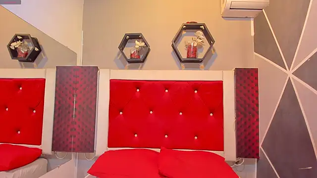 Karoll014 online show from 11.17.25