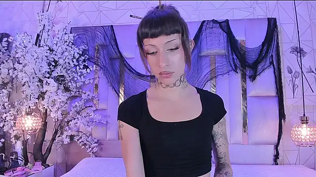 MadisonWood01 online show from 11.25.25