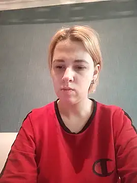 Snapshot of Gussie_Bridie chatting on 12.03.24 Gussie Bridie online show from 12.03.24