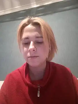 Snapshot of Gussie_Bridie chatting on 12.20.24 Gussie Bridie online show from 12.20.24
