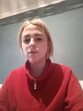 Snapshot of Gussie_Bridie chatting on 01.09.25 Gussie Bridie online show from 01.09.25