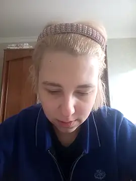 Snapshot of Gussie_Bridie chatting on 01.19.25 Gussie Bridie online show from 01.19.25