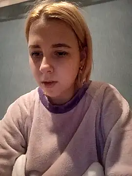Snapshot of Gussie_Bridie chatting on 02.03.25 Gussie Bridie online show from 02.03.25
