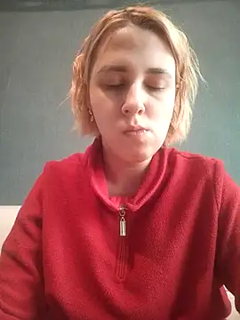 Snapshot of Gussie_Bridie chatting on 02.11.25 Gussie Bridie online show from 02.11.25