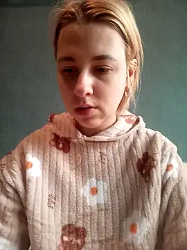 Snapshot of Gussie_Bridie chatting on 02.15.25 Gussie Bridie online show from 02.15.25