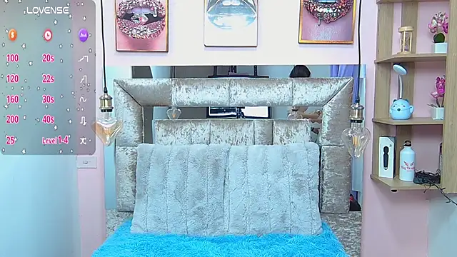 Vaioletcooper online show from 02.27.25
