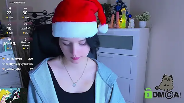 Snapshot of Alina_Mills chatting on 12.17.24 Alina Mills online show from 12.17.24