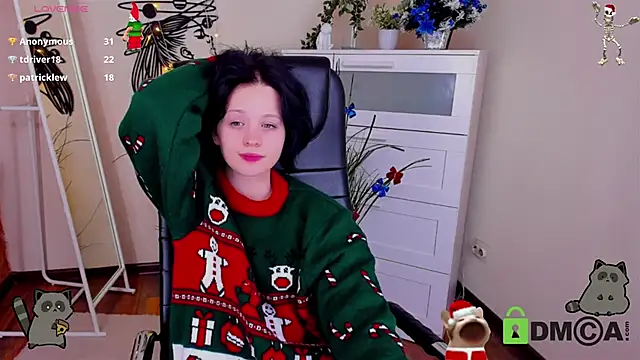 Snapshot of Alina_Mills chatting on 12.31.24 Alina Mills online show from 12.31.24