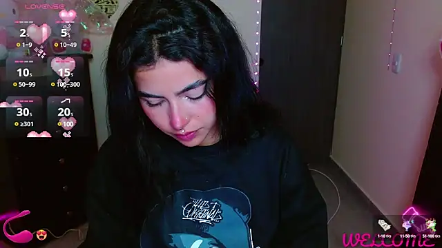 Snapshot of _luna_torres chatting on 03.19.25 luna torres online show from 03.19.25