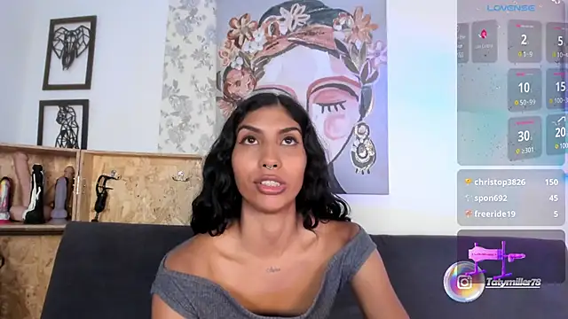 Snapshot of taty_miller chatting on 03.18.25 taty miller online show from 03.18.25