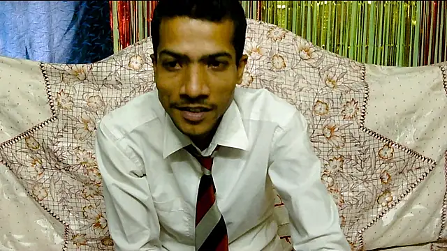 Snapshot of Alex_Suman25 chatting on 02.13.25 Alex Suman25 online show from 02.13.25