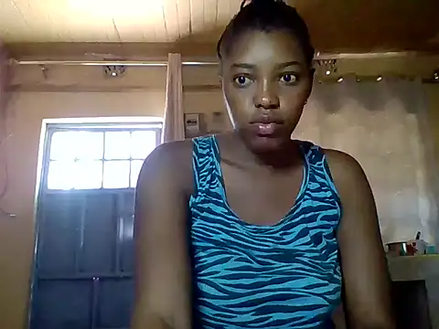 Snapshot of Zara_Twilight chatting on 12.08.24 Zara Twilight online show from 12.08.24