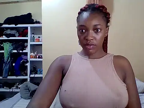 Snapshot of Zara_Twilight chatting on 12.04.25 Zara Twilight online show from 12.04.25